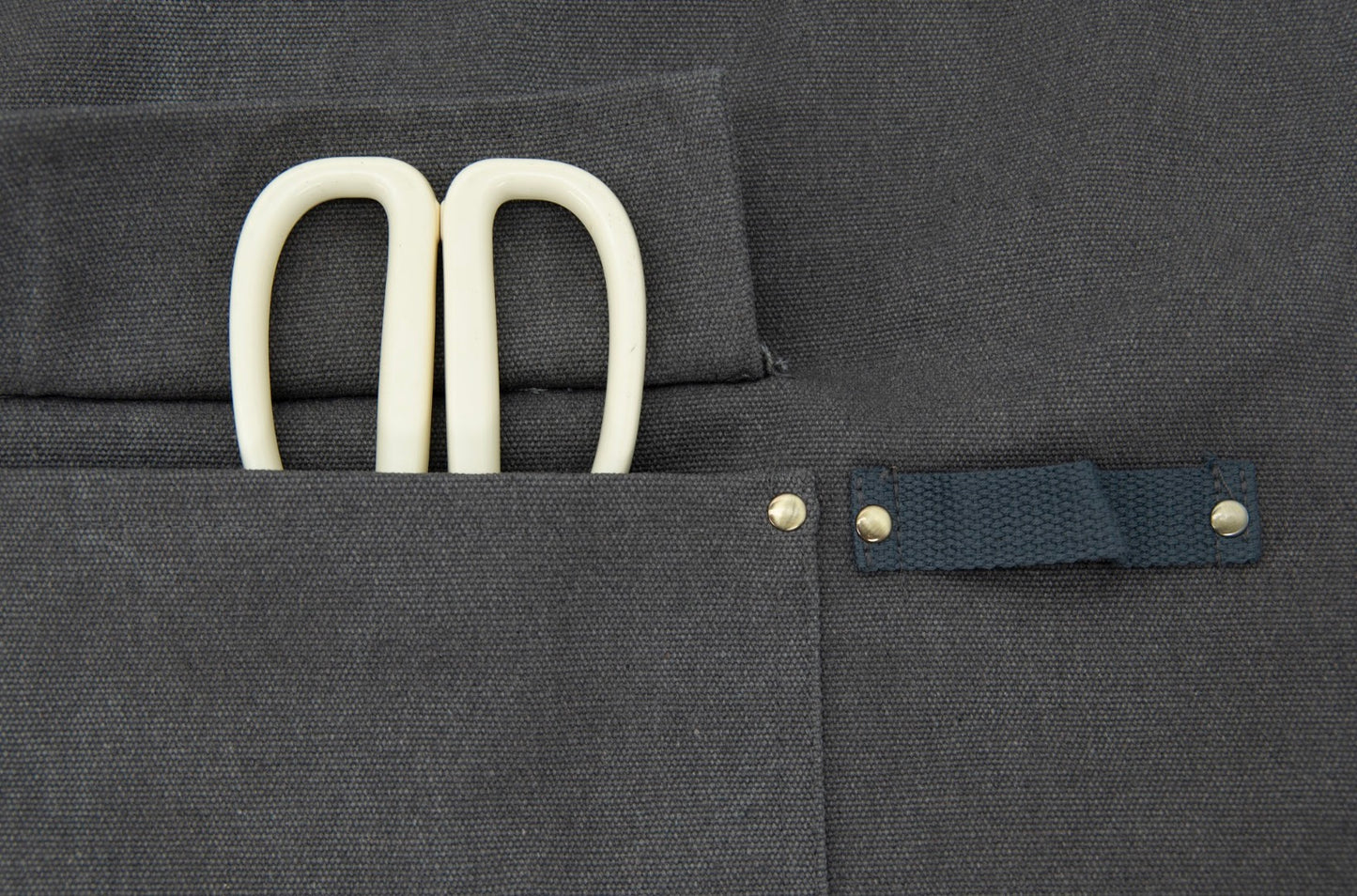 Multi-Pocket Gardening Utility Apron - Grey