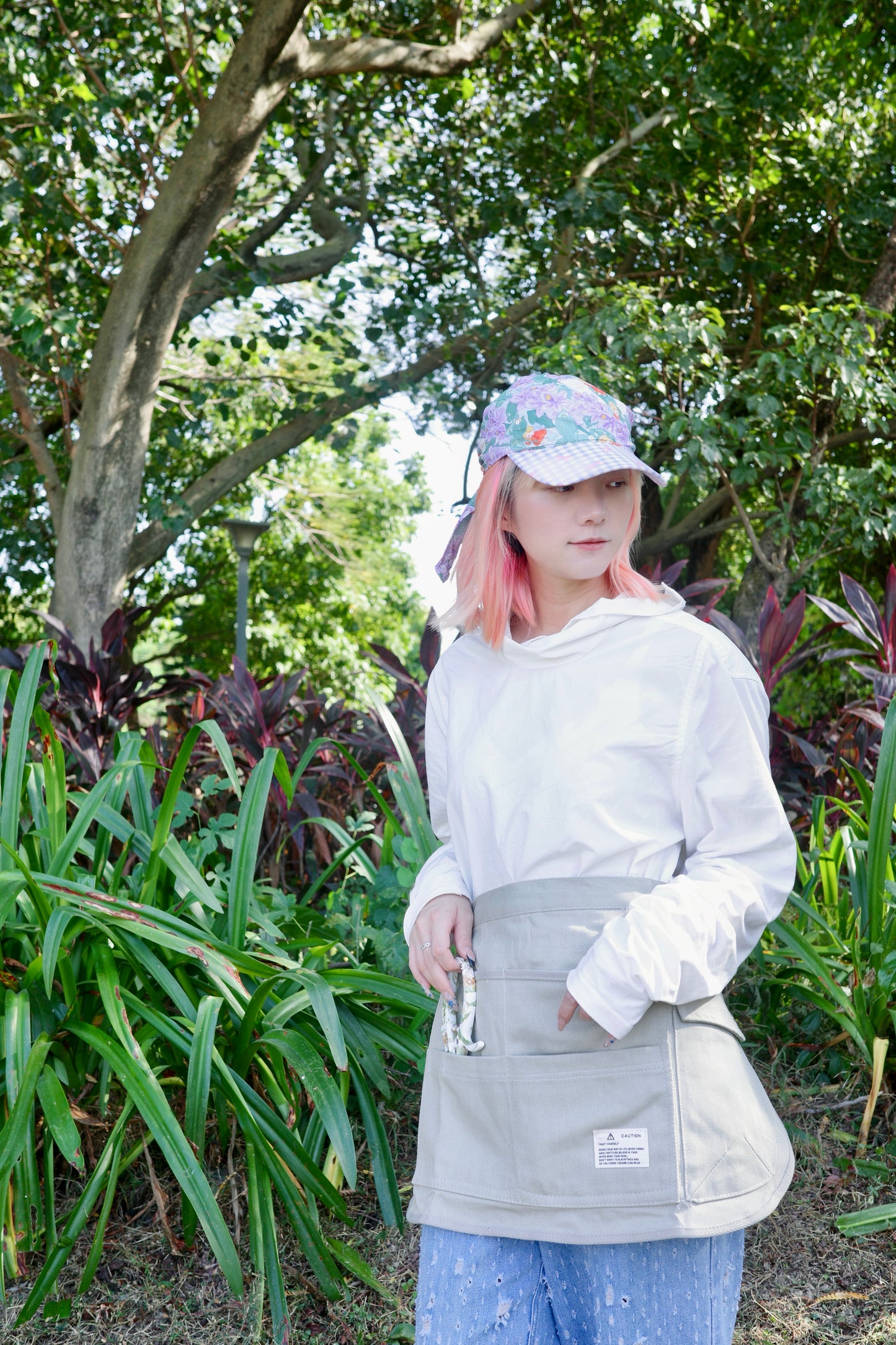 Wide Brim Garden Hat ( Lavender Garden )