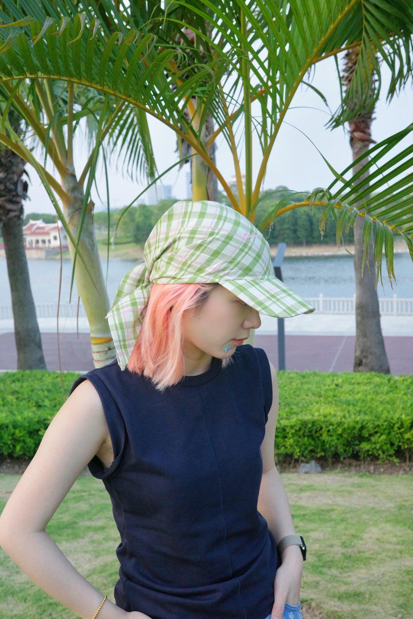 Wide Brim Garden Hat ( Apple Orchard Plaid )